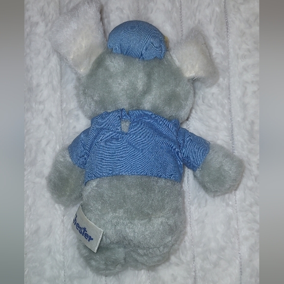 Vintage Chester Plush - Picture 2 of 4